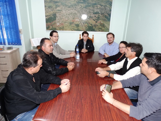 Chefe Regional da Casa Civil visitou Câmara de Matelândia.