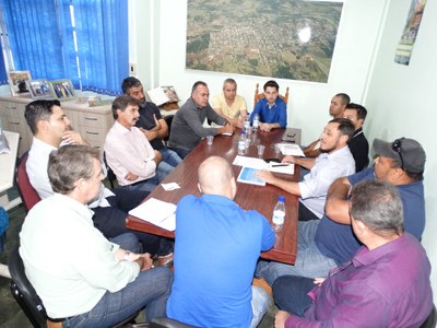 Comissões se reunem com Secretário de Administração do município.