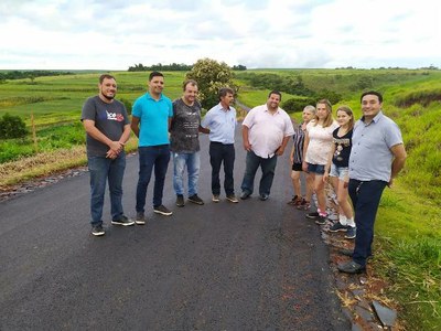 Comunidade da Vila Brasil ganha 2 Km de asfalto.