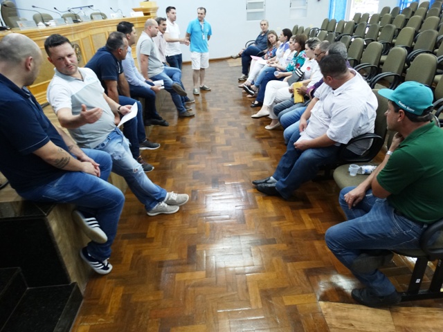 Núcleo das Farmácias de Matelândia esteve reunido com o legislativo matelandiense.