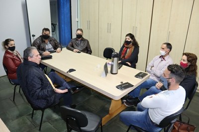 Presidente Bedéco e vereadores recebem visitas na manhã desta segunda-feira.