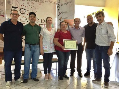 Presidente da Câmara Rafael e vereadores Carlos e Toninho prestigiaram mais uma etapa do Canto do Saber.