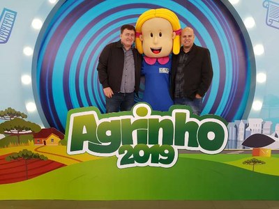 Presidente do Legislativo e prefeito prestigiaram premiação do Agrinho 2019.