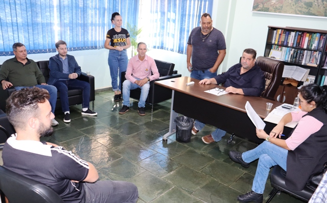 Presidente do legislativo e vereadores se reuniram na manhã de sexta-feira(19).