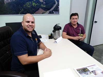 Presidente do Legislativo recebe visita do Prefeito Texerinha.