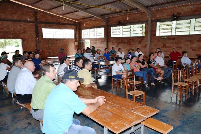 PROGRAMA DE GESTÃO DE SOLO E ÁGUA EM MICROBACIAS FOI APRESENTADO NO INTERIOR DE MATELÂNDIA