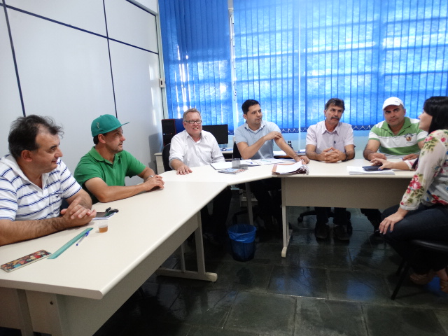 Secretária de Saúde esteve reunida na Câmara com os vereadores.