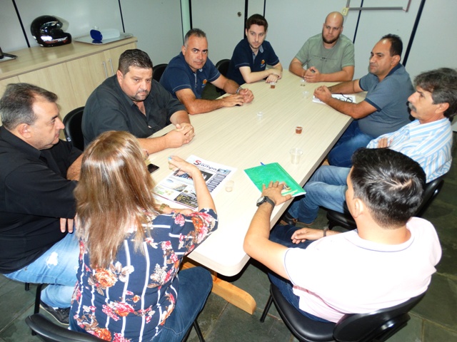 Secretário de Meio Ambiente Junior esteve reunido com os vereadores.