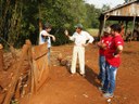 Vereador Toninho e equipe da Defesa Civil estiveram visitando morador do Campo do Bahia.