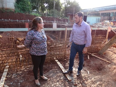 Vereadora Kika visita obras de construção da Piscina para a Terceira Idade.