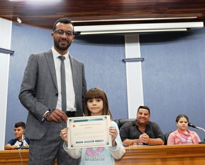 Vereadora Mirim é empossada como suplente.