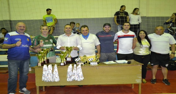 Vereadores acompanharam finais do Campeonato Interno de Futsal.