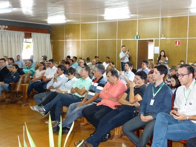 Vereadores acompanharam palestras sobre a cadeia do Leite.