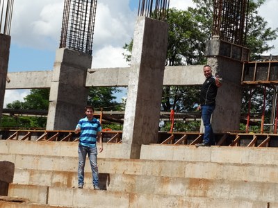 Vereadores Aldair e Gabriel visitaram obras do Póli Esportivo.