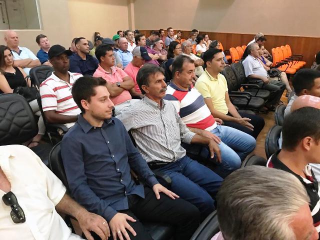 Vereadores de Matelândia participam de reunião para redução da carga tributária nas tarifas de energia elétrica.