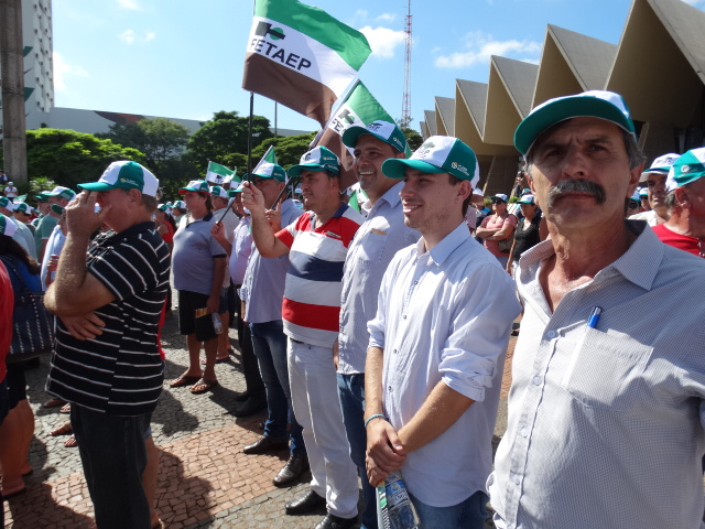 Vereadores de Matelândia participaram de manifestação contra a Reforma da Previdência em Cascavel