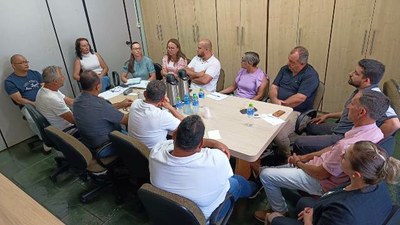 Vereadores e funcionários do Legislativo estiveram reunidos no dia 08 de janeiro.