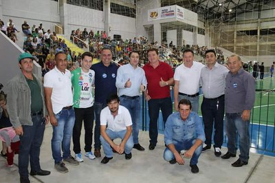 Vereadores estiveram presentes no jogo teste do novo Centro Poliesportivo.