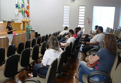 Vereadores estiveram reunidos com equipe da Secretaria de Educação.