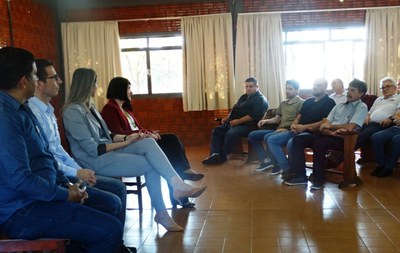 Vereadores participam de mais uma reunião sobre o futuro do Banco do Brasil em Matelândia.