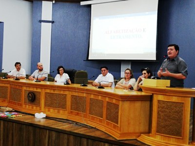 Vereadores prestigiaram o Encrontro de Capacitação de Professores.