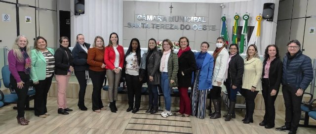 A presença da mulher na política foi pauta na roda de conversa do Conselho da Mulher da Acamop.