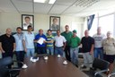 Emater entrega projeto de Readequação de Estradas Rurais ao município e vereadores participam.