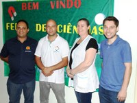 Gabriel Cadini participa da Feira de Ciências da Escola Municipal Claudino Zanon.