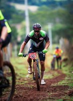 Matelandiense Tatai Assis conquista estapa do Campeonato XCM de Mountain Bike.