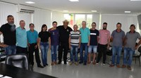 Moradores das Comunidades de Linha Cozer, Bento Munhoz e Picada Benjamin apresentam demandas em reunião com prefeito e vereadores.