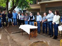 Presidente da Câmara e vereadores acompanham assinatura da ordem de serviço para restauração de trecho da Av. J K de Oliveira