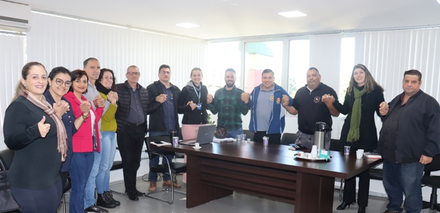 Reunião entre Vereadores e Prefeito debate problemas enfrentados no município.