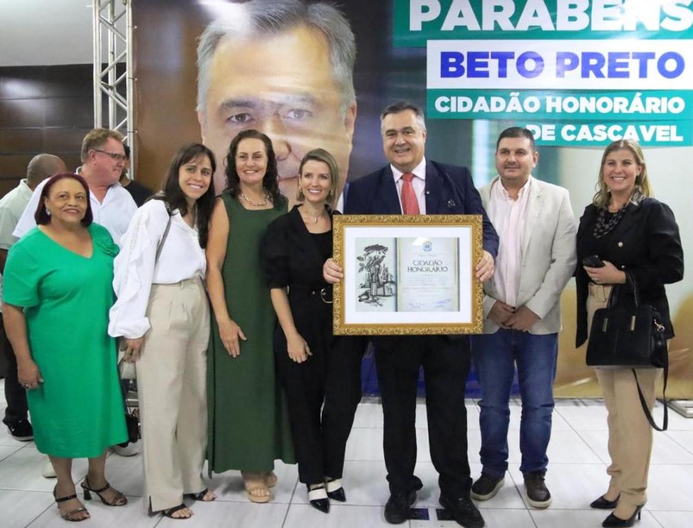 Secretário de Saúde do Paraná, Beto Preto, recebe título de cidadão honorário de Cascavel.