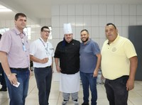 Vereador Serjão participa do encerramento do Curso de Técnicas de Confeitaria.