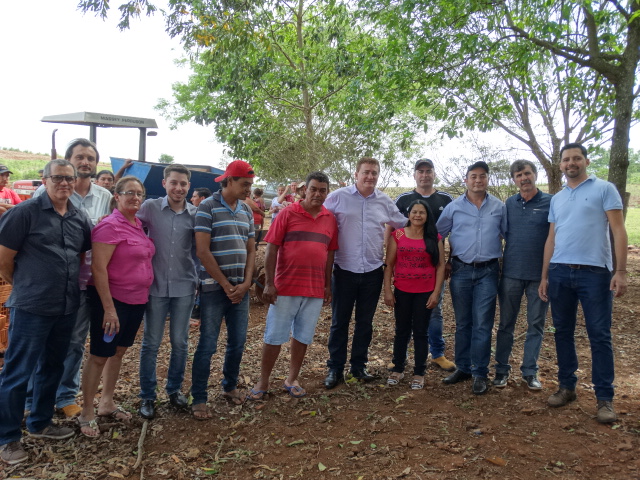 Vereadores acompanham entrega de máquinas e equipamentos para Associação de Moradores do Banco da Terra.