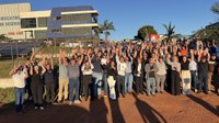Vereadores acompanharam assinatura de ordem de serviço para infraestrutura do Parque Industrial Garibaldi Batista de Camargo.