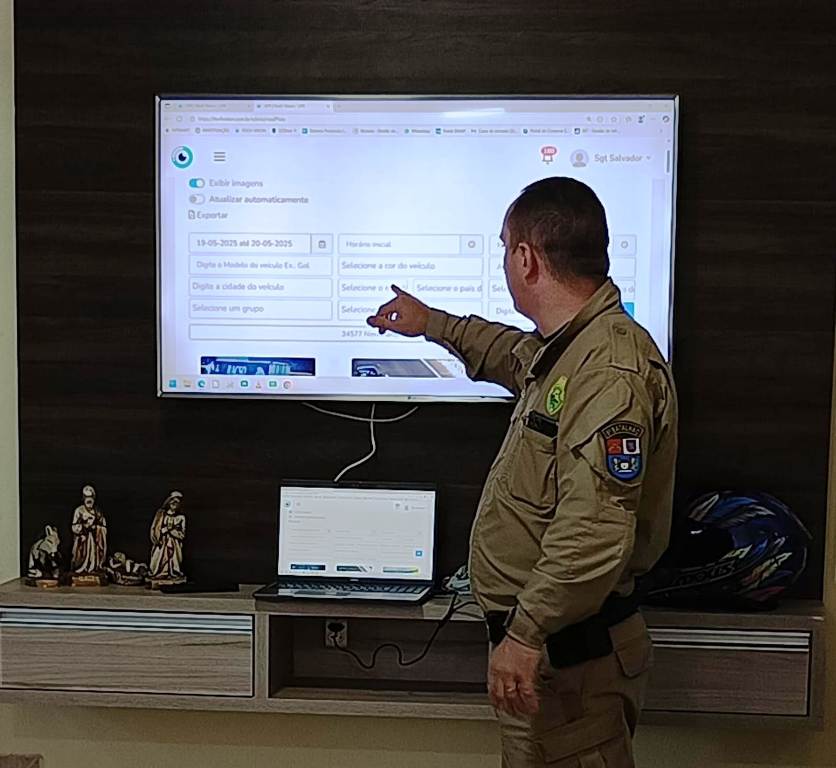 Vereadores conhecem projeto Vigia câmeras que vigiam nosso Município.