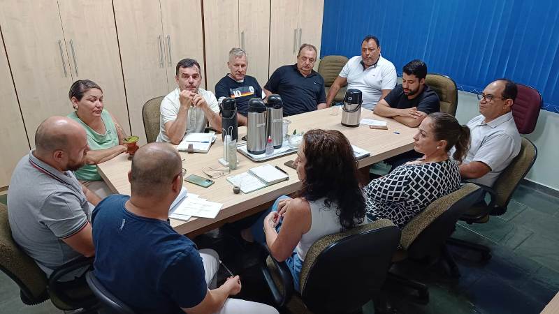 Vereadores definem novas comissões permanentes da Câmara Municipal de Matelândia.