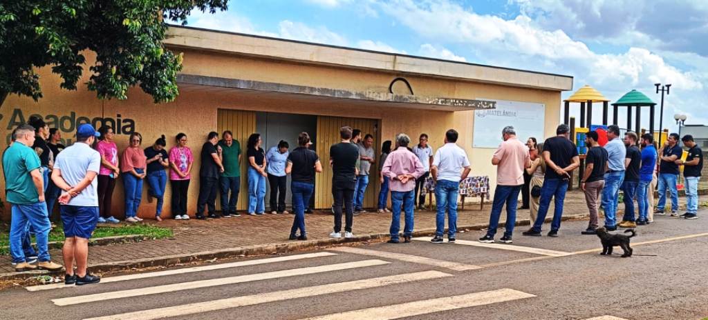 Vereadores participam da assinatura da ordem de serviço para reforma do Polo Acadêmico de Saúde da Vila Pazza.