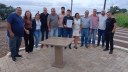 Vereadores participam de assinatura de Ordem de Serviço para asfaltamento na Avenida J.K. de Oliveira.