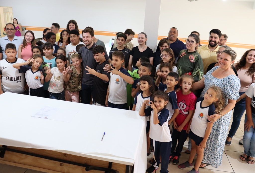 Vereadores participam de assinatura de Ordem de Serviço para o PROFAM.