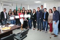 Vereadores participam do encerramento do Curso de Cabeleireiro em Matelândia.