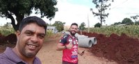 Vereadores Paulo e Cleiton também acompanharam as obras na Vila Esmeralda.